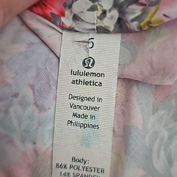Lululemon Floral Faux Wrap Tank Rollin With My Omies Flowabunga‎ Sleeveles 6 - Picture 9 of 9